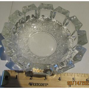 VINTAGE OCEAN GLASS CUT GLASS CRYSTAL ASHTRAY CLEAR RETRO DAISY BARWARE